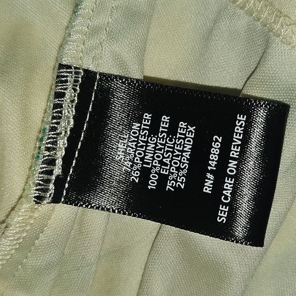 Torrid Peplum Washable Crinkle Gauze Smocked Tank Top 2X - Picture 8 of 10